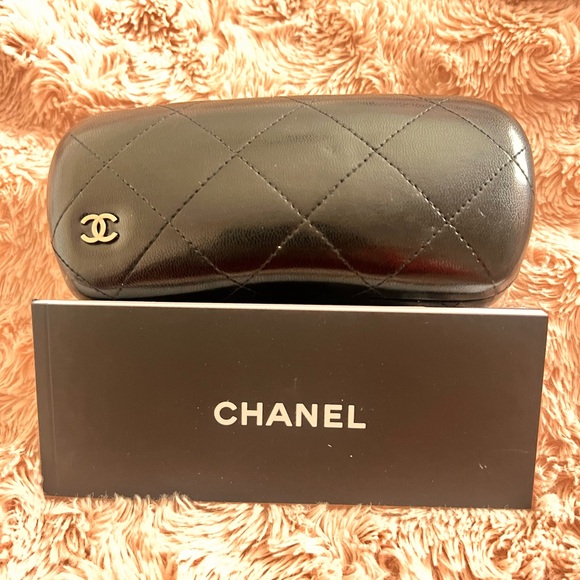 PRICE Drop! 🌟 Sophisticated and Classy Chanel Sunglasses- Iconic Style! - Picture 4 of 9
